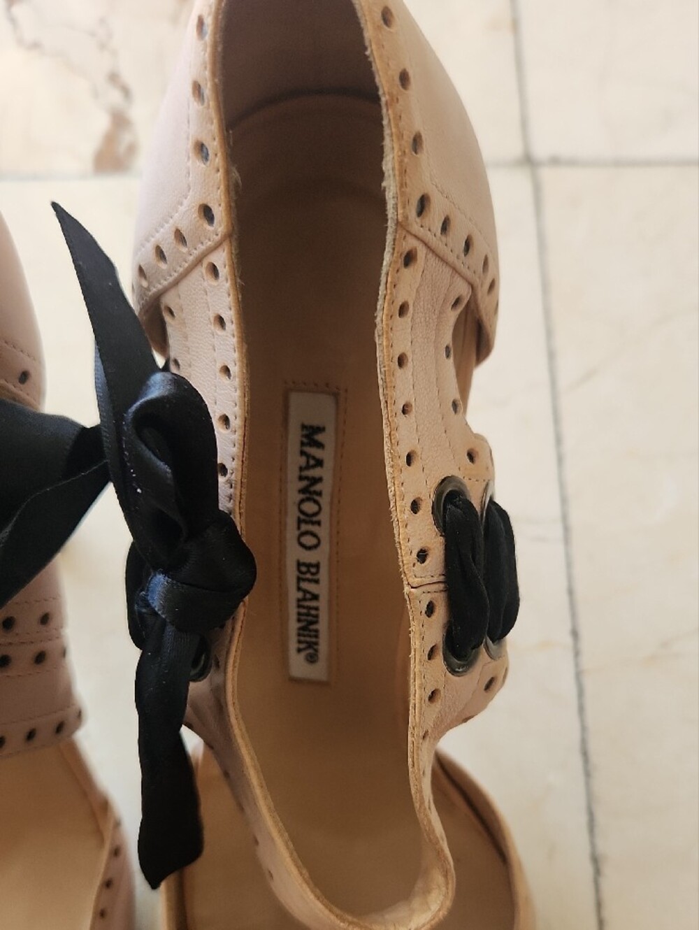 Manolo Blahnik Pink Pointed T-Strap Heels with Black Ribbon - Picture 9 of 11